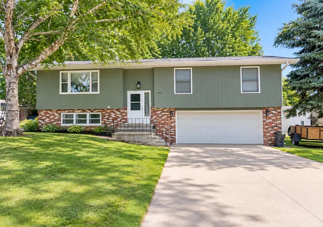 Photo 30 of Single family home for sale at 1301 9th Street SE, Willmar, MN 56201 | MLS# 7094479 | Listing updated on 2026-10-23