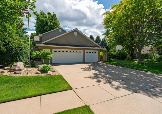 Homes for sale in Northfield, MN | 2026 Sibley View Ct, Northfield, MN 55057 | MLS# 7094487