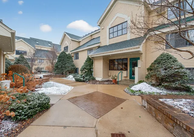 Photo 1 of Sale Pending at 7606 York Ave S #7107, Minneapolis, MN 55435 | MLS# 7094493 | Listing updated on 2026-09-19