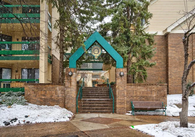 Photo 2 of Sale Pending at 7606 York Ave S #7107, Minneapolis, MN 55435 | MLS# 7094493 | Listing updated on 2026-09-19