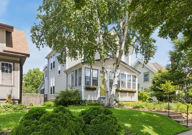 2nd image of 1045 Van Slyke Ave, Saint Paul, MN 55103 | MLS# 7094494