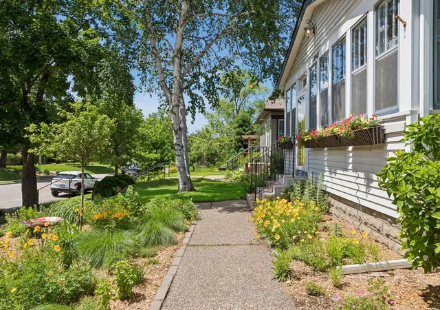 4th image of 1045 Van Slyke Ave, Saint Paul, MN 55103 | MLS# 7094494