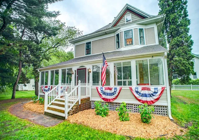 2nd image of 204 State St E, Dresser, WI 54009 | MLS# 7094536