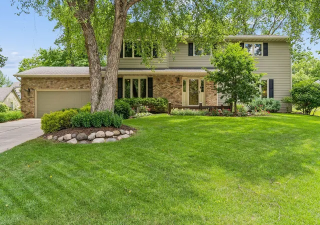 Homes for sale in Mendota Heights, MN | 1359 Cherry Hill Rd, Mendota Heights, MN 55118 | MLS# 7094569