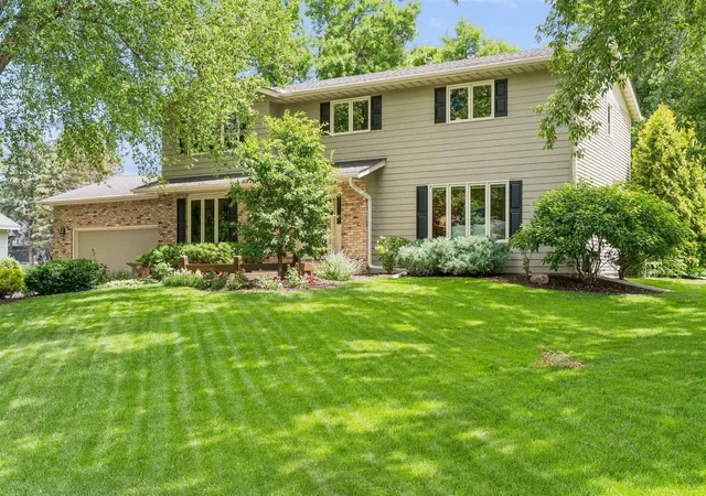 Homes for sale in Mendota Heights, MN | 1359 Cherry Hill Rd, Mendota Heights, MN 55118 | MLS# 7094569