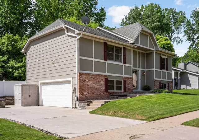 Homes for sale in Apple Valley, MN | 12769 Diamond Path, Apple Valley, MN 55124 | MLS# 7094596