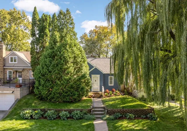 2nd image of 3331 Parkview Blvd, Minneapolis, MN 55422 | MLS# 7094599