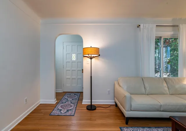 4th image of 3331 Parkview Blvd, Minneapolis, MN 55422 | MLS# 7094599