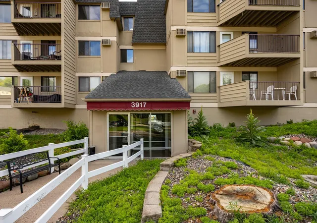 Photo 1 of Condo for sale at 3917 Heritage Hills Dr #102, Minneapolis, MN 55437 | MLS# 7094605 | Listing updated on 2026-08-27
