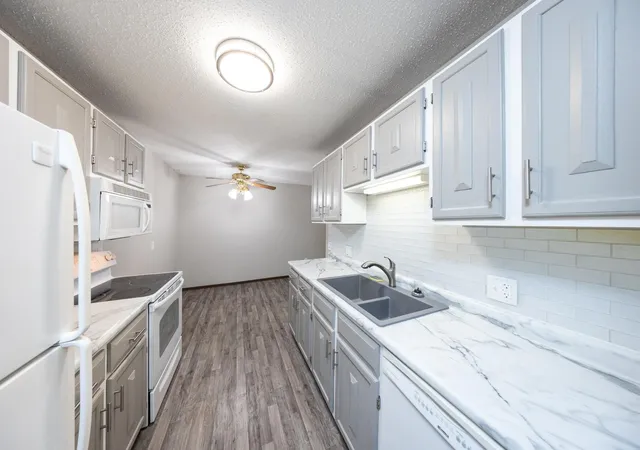 Photo 2 of Condo for sale at 3917 Heritage Hills Dr #102, Minneapolis, MN 55437 | MLS# 7094605 | Listing updated on 2026-08-27