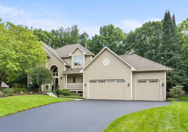 Photo 1 of Single family home for sale at 6370 129th Street W, Saint Paul, MN 55124 | MLS# 7094622 | Listing updated on 2026-09-24