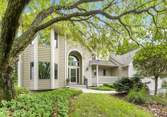 Photo 3 of Single family home for sale at 6370 129th Street W, Saint Paul, MN 55124 | MLS# 7094622 | Listing updated on 2026-09-24
