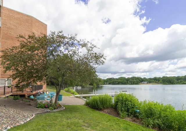 Homes for sale in Oakdale, MN | 329 Geneva Ave N #315, Oakdale, MN 55128 | MLS# 7094661