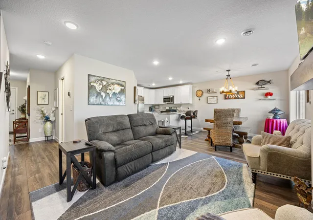 Photo 3 of Sale Pending at 6995 Linwood Dr Ne, Albertville, MN 55301 | MLS# 7094664 | Listing updated on 2026-09-15