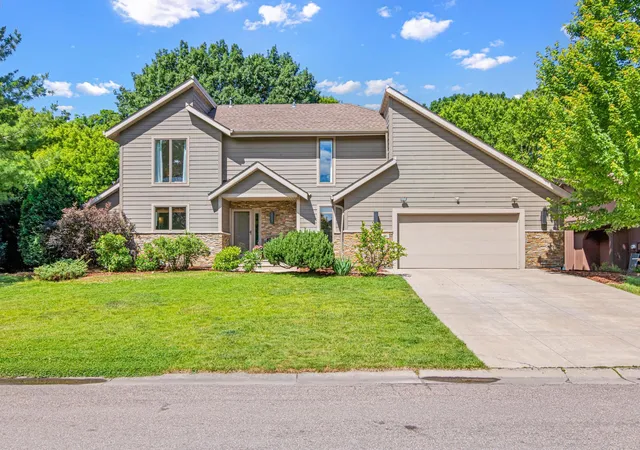 Homes for sale in Bloomington, MN | 8408 Xylon Cir S, Bloomington, MN 55438 | MLS# 7094670
