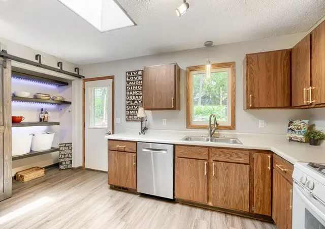 Homes for sale in Mahtomedi, MN | 280 Glenmar Ave, Mahtomedi, MN 55115 | MLS# 7094721