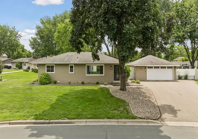 Homes for sale in Eagan, MN | 2134 Shale Ln, Eagan, MN 55122 | MLS# 7094729
