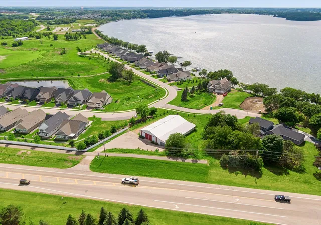 2nd image of 7860 Laketown Pkwy, Waconia, MN 55387 | MLS# 7094742