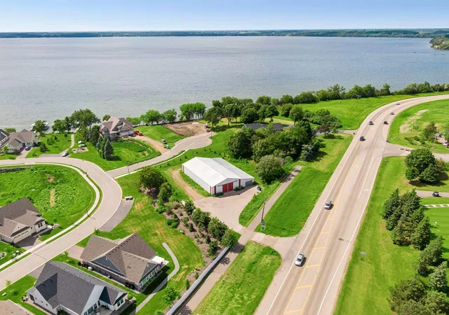 3rd image of 7860 Laketown Pkwy, Waconia, MN 55387 | MLS# 7094742