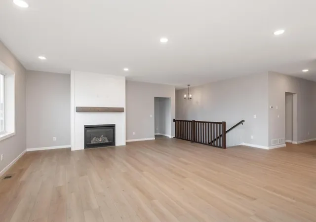 3rd image of 5408 176Th St W, Lakeville, MN 55044 | MLS# 7094755