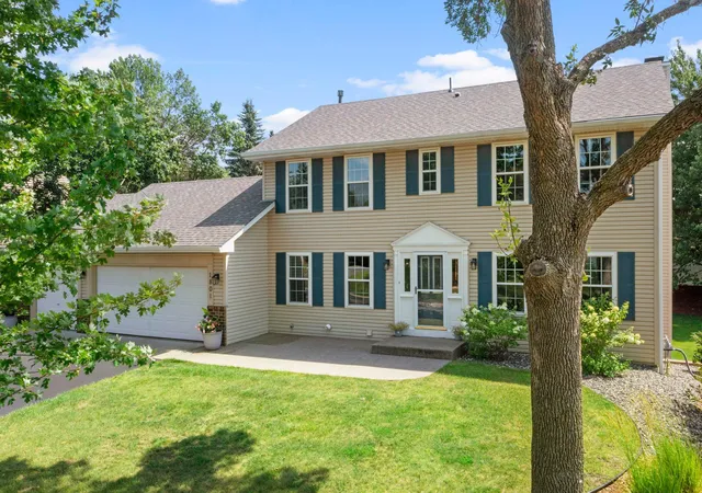 3rd image of 1801 Valley Ridge Trl S, Chanhassen, MN 55317 | MLS# 7094762