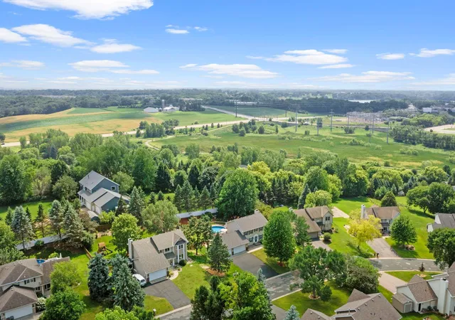 5th image of 1801 Valley Ridge Trl S, Chanhassen, MN 55317 | MLS# 7094762