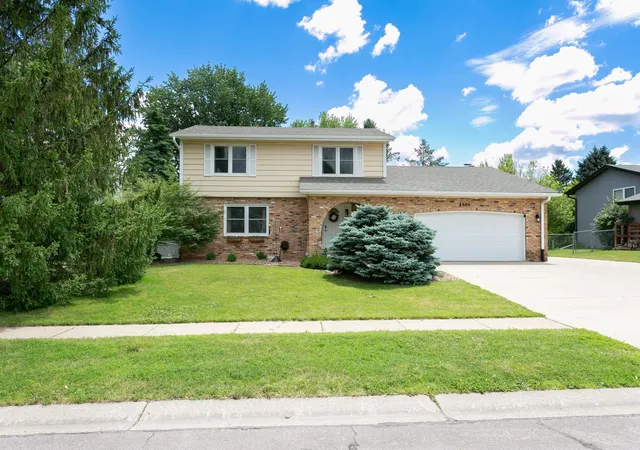 Homes for sale in Apple Valley, MN | 4880 149th Ct, Apple Valley, MN 55124 | MLS# 7094789