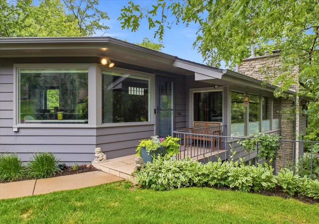 1st image of 301 Ardmore Dr, Golden Valley, MN 55422 | MLS# 7094793
