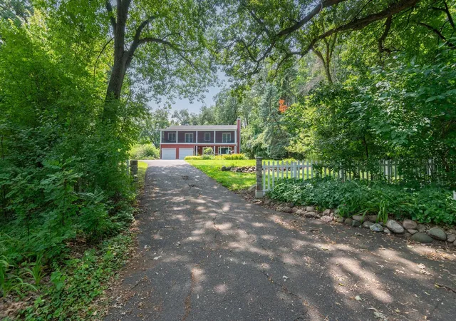 2nd image of 2530 Old Beach Rd, Wayzata, MN 55391 | MLS# 7094797