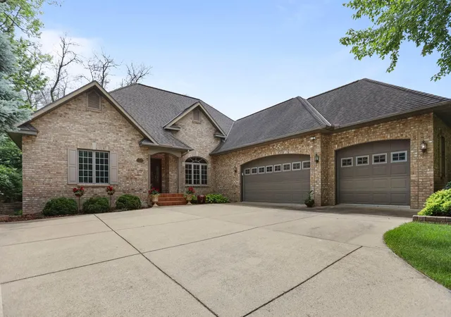 2nd image of 1443 18th Ave Nw, Faribault, MN 55021 | MLS# 7094832
