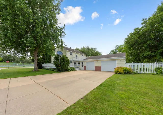 Homes for sale in Waseca, MN | 825 8Th Ave Ne, Waseca, MN 56093 | MLS# 7094844
