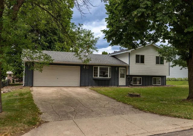 Homes for sale in Owatonna, MN | 660 24th St Ne, Owatonna, MN 55060 | MLS# 7094863