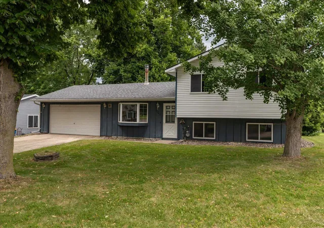 Homes for sale in Owatonna, MN | 660 24th St Ne, Owatonna, MN 55060 | MLS# 7094863