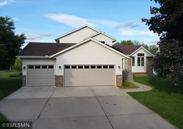 2nd image of 5334 89th Crescent Cir N, Brooklyn Park, MN 55443 | MLS# 7094864