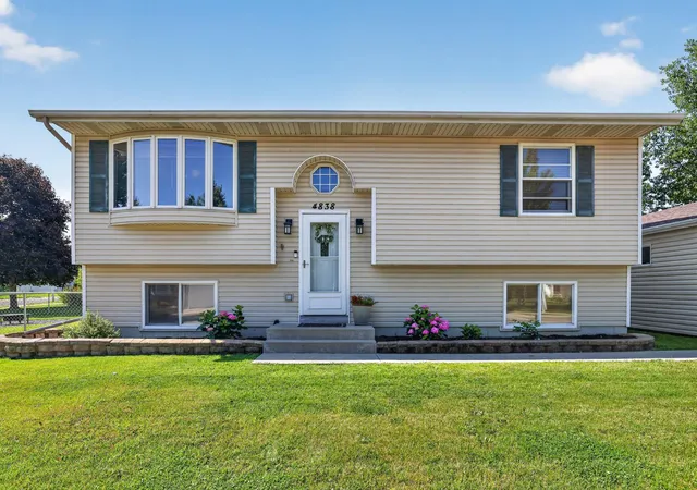 1st image of 4838 11th Ct Nw, Rochester, MN 55901 | MLS# 7094875