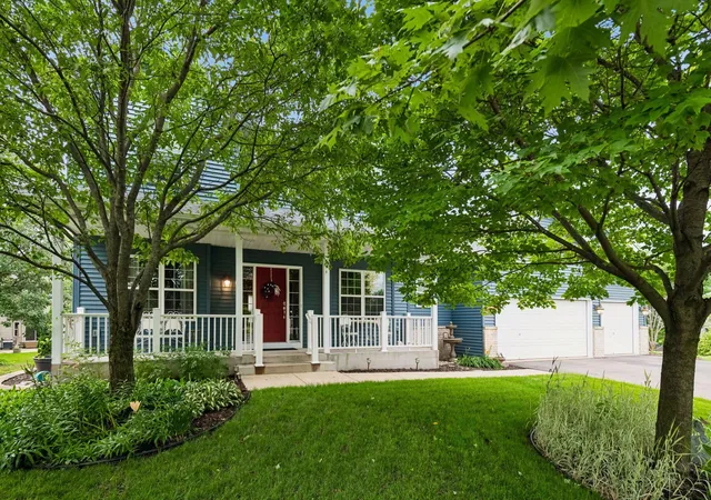 2nd image of 1045 Breezy Ct, Waconia, MN 55387 | MLS# 7094891