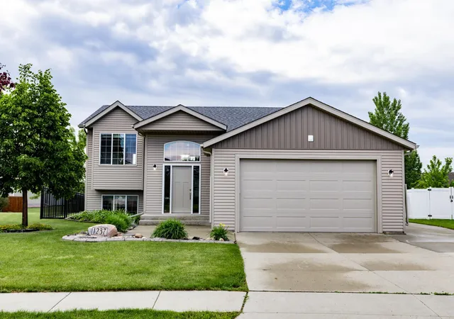 Homes for sale in West Fargo, ND | 1237 Diversion Dr, West Fargo, ND 58078 | MLS# 7094893