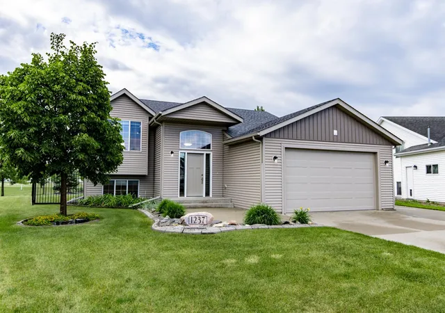 Homes for sale in West Fargo, ND | 1237 Diversion Dr, West Fargo, ND 58078 | MLS# 7094893