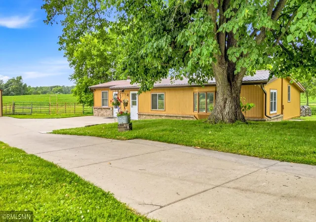 Homes for sale in Braham, MN | 41806 Davenport St Ne, Braham, MN 55006 | MLS# 7094913