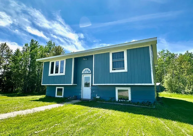 Homes for sale in Warroad, MN | 40251 State Hwy 313, Warroad, MN 56763 | MLS# 7094918