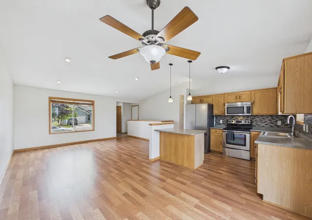 3rd image of 5232 Kingsbury Pl Nw, Rochester, MN 55901 | MLS# 7094925