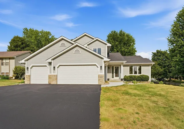 1st image of 3698 Willbrook Ct, Saint Paul, MN 55123 | MLS# 7094958