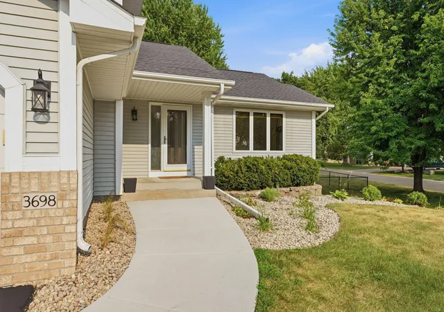 2nd image of 3698 Willbrook Ct, Saint Paul, MN 55123 | MLS# 7094958