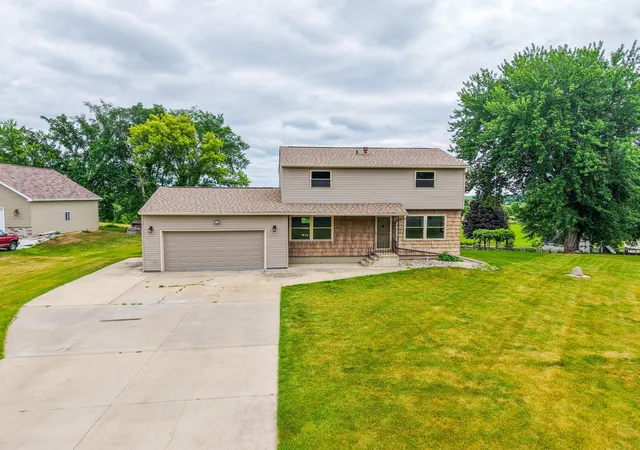 Homes for sale in Pine Island, MN | 720 Campbell Ct, Pine Island, MN 55963 | MLS# 7094963