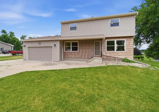 Homes for sale in Pine Island, MN | 720 Campbell Ct, Pine Island, MN 55963 | MLS# 7094963