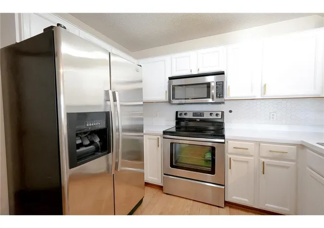 Photo 5 of Single family home for sale at 1727 Riverwood Dr #62, Burnsville, MN 55337 | MLS# 7094981 | Listing updated on 2026-08-27