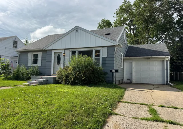 1st image of 932 Willow St, Fairmont, MN 56031 | MLS# 7094994