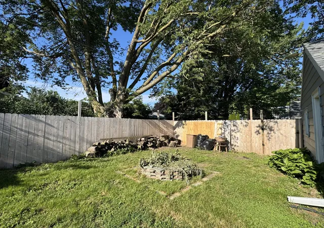 50th image of 932 Willow St, Fairmont, MN 56031 | MLS# 7094994