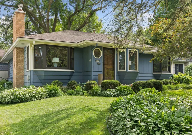 1st image of 2911 W 54th St, Minneapolis, MN 55410 | MLS# 7094995