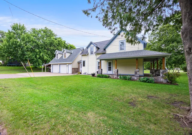 Photo 1 of Single family home for sale at 601 3rd Avenue, Osceola, WI 54020 | MLS# 7094999 | Listing updated on 2026-08-31